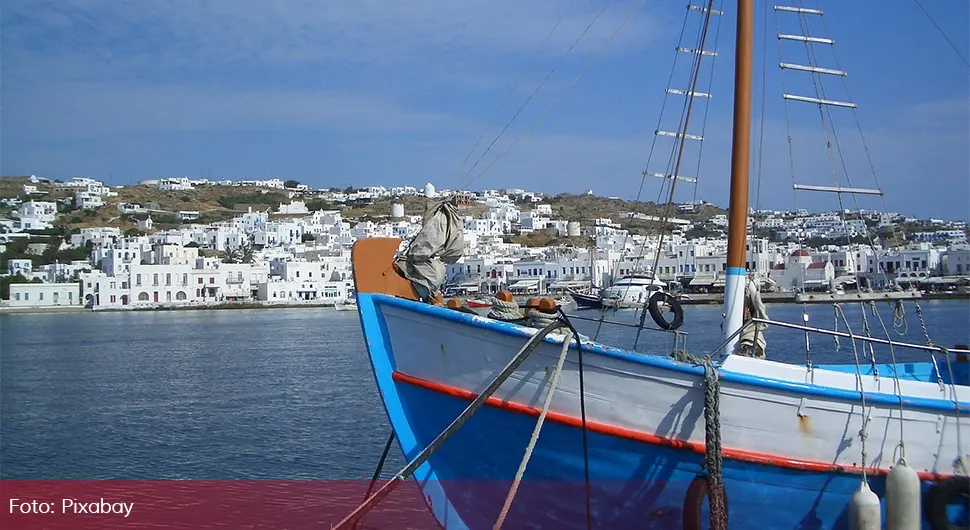 mikonos pixabay.webp